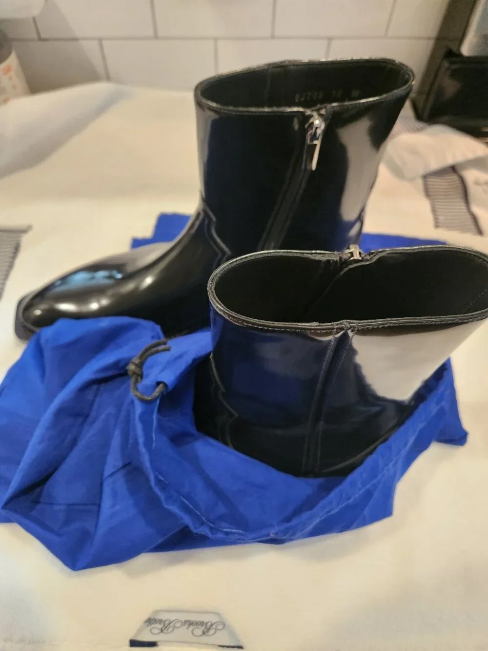 Stuart Weitzman ultra sleek